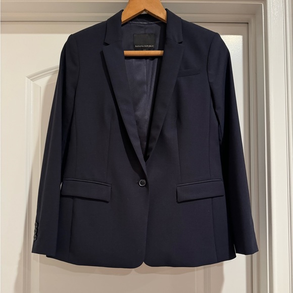 Banana Republic Jackets & Blazers - Banana Republic wool jacket - size 4